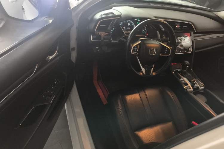 Used Honda Civic 2016 220TURBO CVT Prestige Edition
