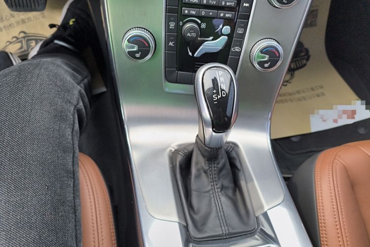 Used Volvo S60 2015 S60L 2.0T Zhiyuan Edition