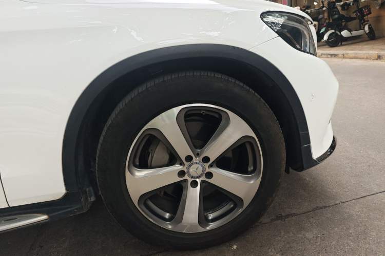 Used Mercedes-Benz GLC 2017 GLC 260 4MATIC Luxury Model
