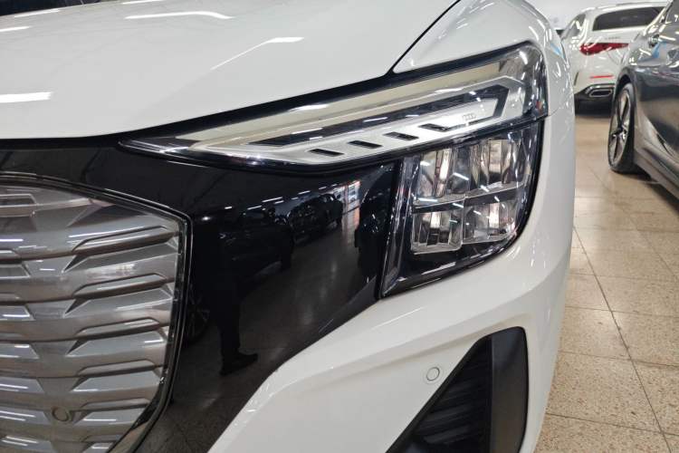 Used Audi Q5 e-tron 2023 40 e-tron Shining Edition Mecha Kit
