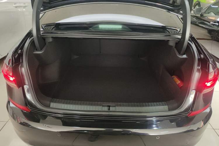 Used Volkswagen Passat 2023 Facelift 330TSI Luxury Edition Trunk