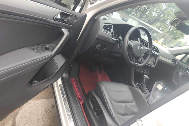 Used Volkswagen Tiguan L 2019 280TSI Automatic Two-Wheel Drive Panoramic Comfort Edition China V Standard Driver Seat