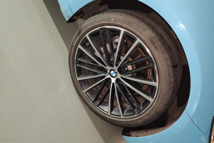 Used BMW 5 Series 2020 530Li Leading Model M Sport Package Right Front Wheel Hub