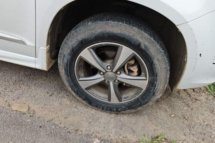 Used Haval H6 2016 Upgraded Model 1.5T Manual Two-Wheel Drive Urban Version Right Front Wheel Hub