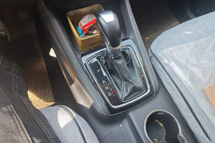 Used CHANGAN OSHAN A800 2017 1.5T Automatic ZhiZun Model
