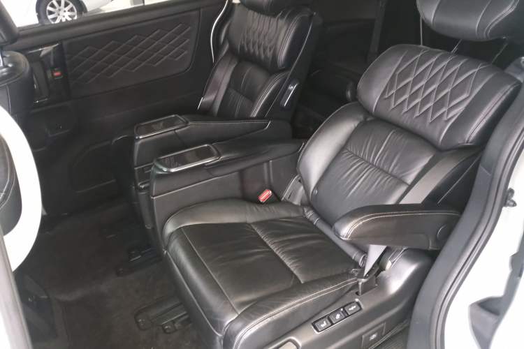 Used Honda Elysion 2019 2.0L Hybrid Luxury Edition
