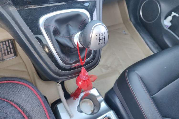 Used Haval H6 2015 Upgraded Model 1.5T Manual Two-Wheel Drive Elite Version