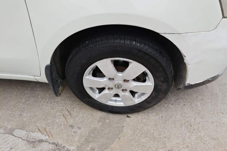 Used Nissan Livina 2007 1.6L Automatic All-Around Model Right Front Wheel Hub