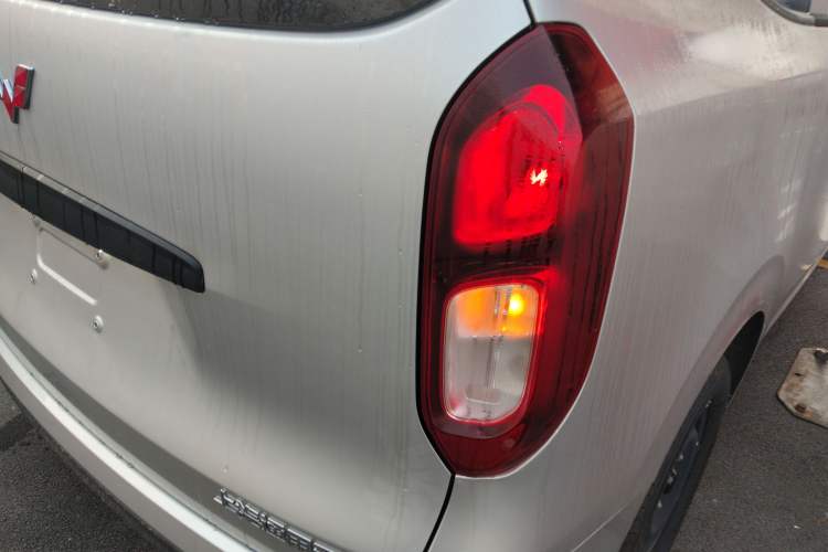 Used Wuling Hongguang New Energy 2024 All-Electric Model 300KM Practical Version
