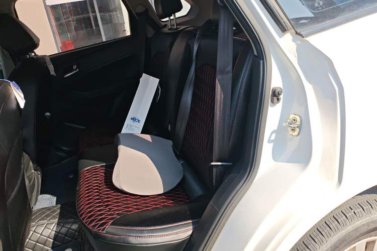 Used Venucia T70 2016 2.0L CVT Smart Choice Edition
