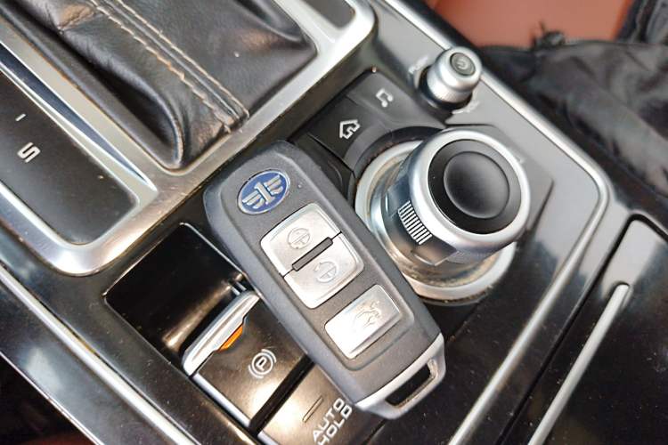 Used FAW Senya R9 2018 1.2T Automatic Luxury Smart Edition
