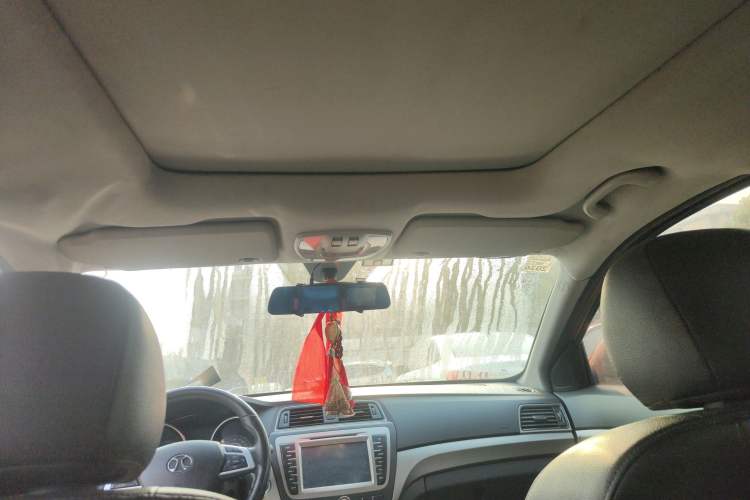 Used BAIC Senova X65 2015 2.0T Automatic Elite Model
