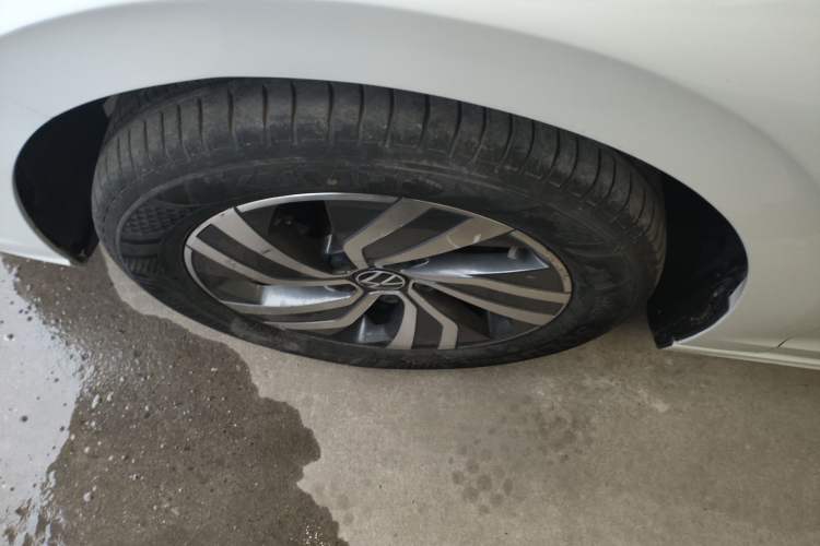 Used Volkswagen Bora 2023 200TSI DSG Enjoyment Edition Left Front Wheel Hub