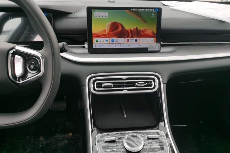 Used Geely Galaxy Stellar 6 2026 Model 125km Free-Style Edition Audio And AC Panel