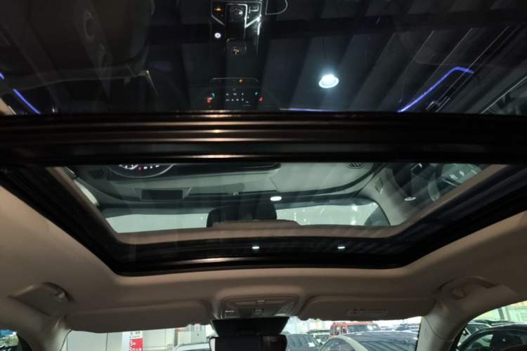 Used Hongqi HS5 2022 Facelifted Version 2.0T Smart Connect Flagship All-Wheel-Drive Edition Headliner