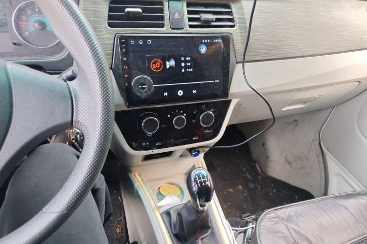 Used Jinbei New Hiace X30L 2023 1.5L Super Enjoyment Van 2/5 Seats Non-Air-Conditioned Version SWC15M Audio And AC Panel