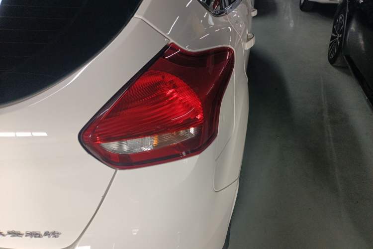 Used Ford Focus 2018 Hatchback Classic 1.6L Automatic Comfort Plus SmartDrive Edition