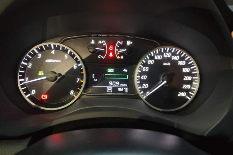 Used Nissan Sylphy 2019 1.6XV CVT Smart Connect Luxury Edition China VI Standard Instrument Cluster