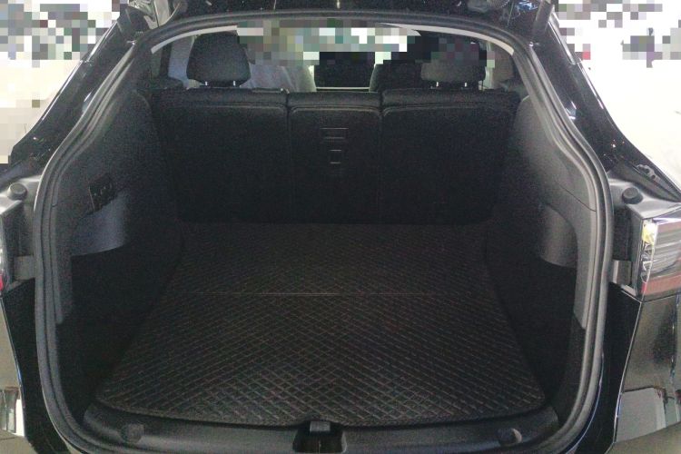 Used Tesla Model Y 2023 Rear-Wheel-Drive Version
