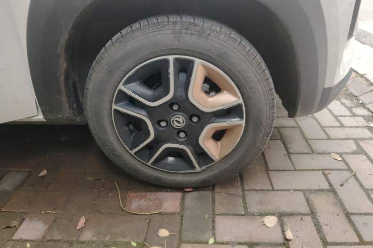 Used Dongfeng NAMMI BOX 2022 Chasing Wind Edition 331 km Standard Model Right Front Wheel Hub