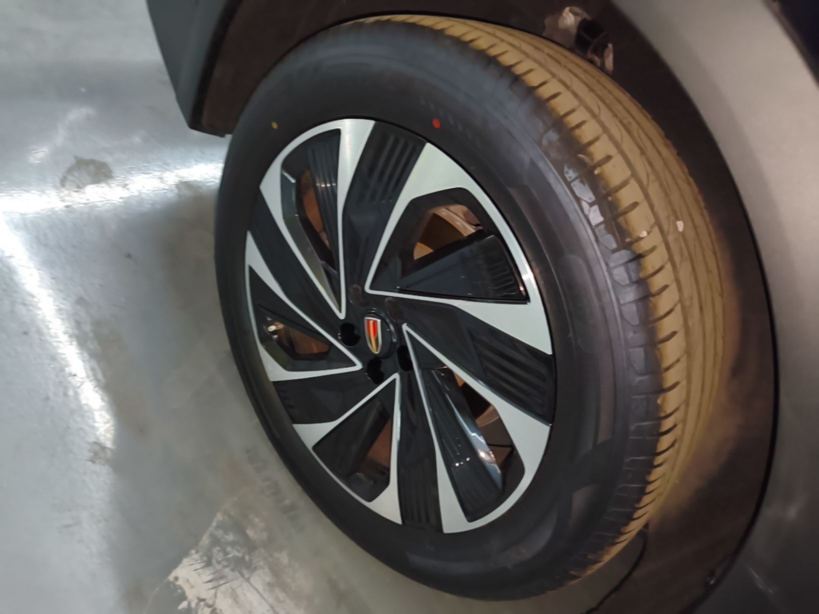 Hongqi HS7 PHEV 2024 2.0T PHEV Four-Wheel Drive Flagship Edition 6 Seats — снимка 11