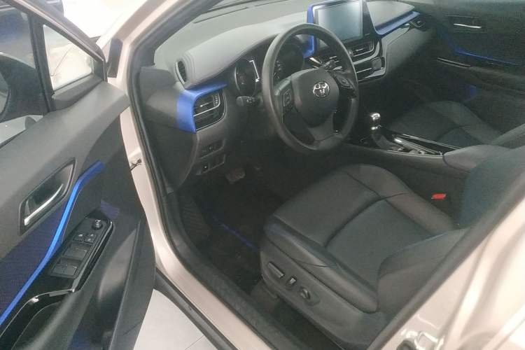 Used Toyota C-HR 2020 2.0L Leading Edition Interior 3