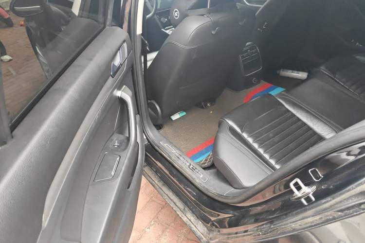 Used Volkswagen Magotan 2017 330TSI DSG Leading Model
