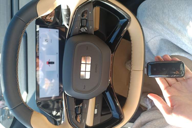 Used Geely Galaxy L6 2023 125km MAX
