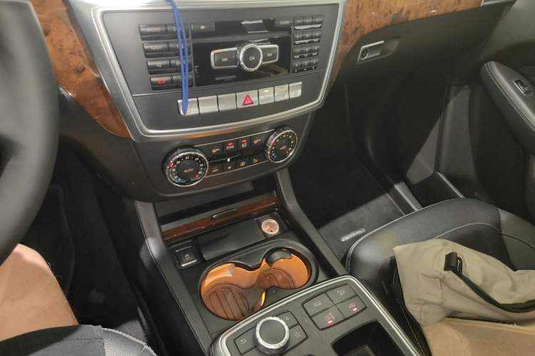 Used Mercedes-Benz M-Class 2014 ML 400 4MATIC Dynamic Model