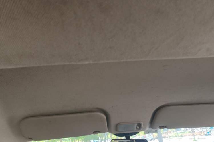 Used Wuling Rongguang V 2015 1.2L Standard Version
