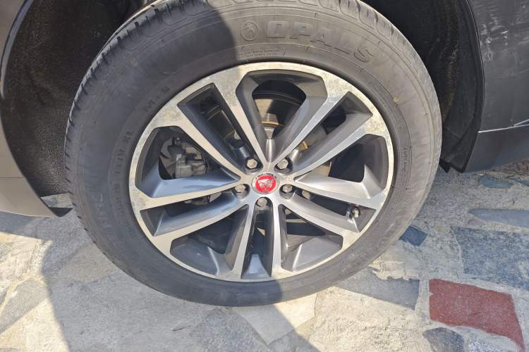 Used Jaguar F-PACE 2016 2.0T Two-Wheel-Drive R-Sport Sport Edition