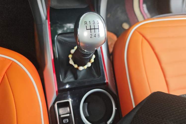 Used Haval H2 2016 Red Label 1.5T Manual Two-Wheel Drive Urban Edition
