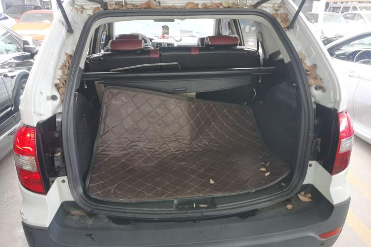 Used Roewe W5 2014 1.8T 2WD Automatic Tharu Special Edition
