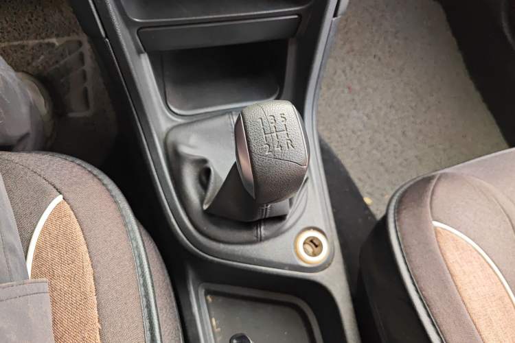 Used Peugeot 308 2014 Enjoy Edition Classic 1.6L Manual YouShang Model Gear Lever