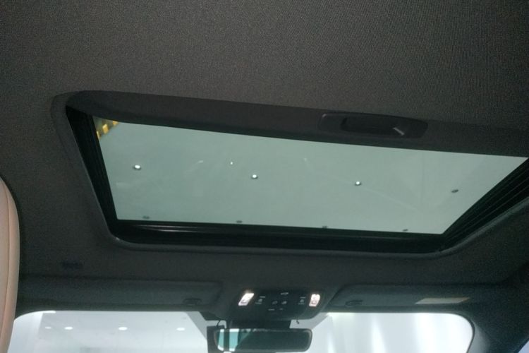 Used Toyota Granvia 2023 2.5L Hybrid Prestige PLUS Edition