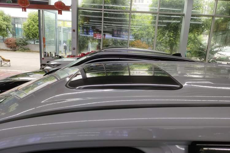 Used Toyota Wildlander 2021 Dual-Engine 2.5L E-CVT Two-Wheel Drive Luxury Edition
