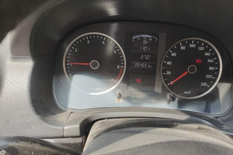 Used Volkswagen Lavida 2011 1.6L Manual Joy Version Odometer Close Up