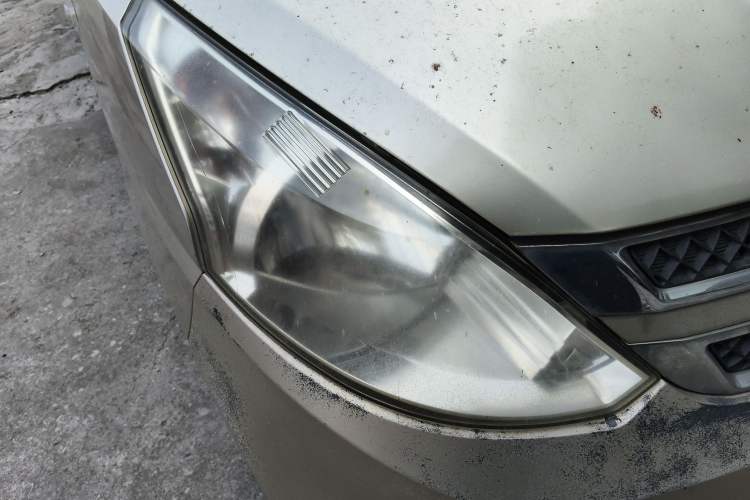 Used Wuling Rongguang V 2016 1.5L Standard Version Right Front Headlight
