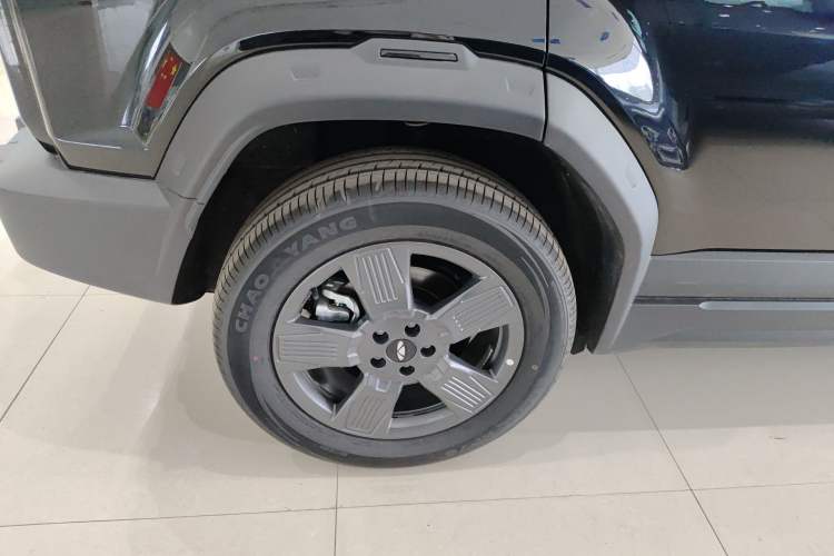 Used Chery Fengyun Fulwin X3 2025 Model 401 Ya Shang Edition Right Rear Wheel Hub