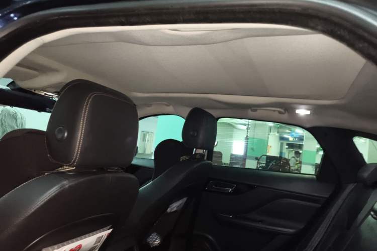 Used Jaguar F-PACE 2016 2.0T Two-Wheel Drive Urban Luxury Edition
