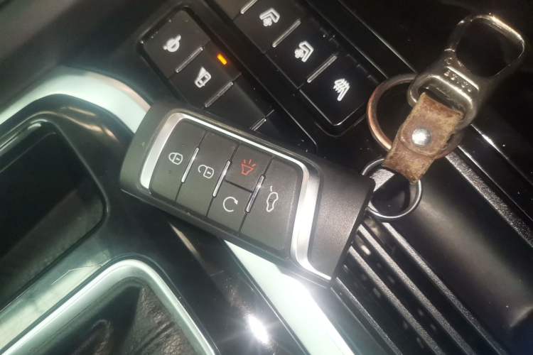 Used GAC Trumpchi GS8 2017 320T Two-Wheel Drive Luxury Smart Connectivity Version (7 Seats)
