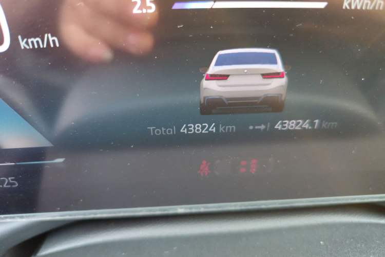 Used BMW i3 2024 eDrive 35 L
