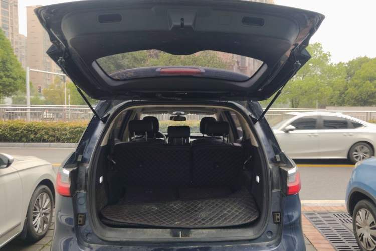 Used BYD Song MAX 2017 1.5T Automatic Smart Connect Elite 7-Seater Trunk