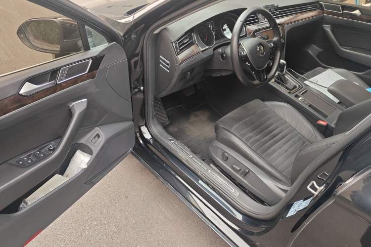 Used Volkswagen Magotan 2017 330TSI DSG Luxury Model