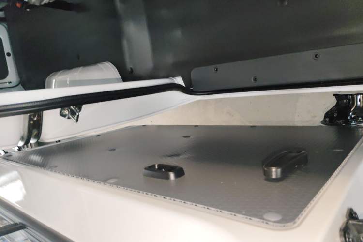 Used Wuling Yangguang 2025 Model 400km Bus Edition—Comfort Edition