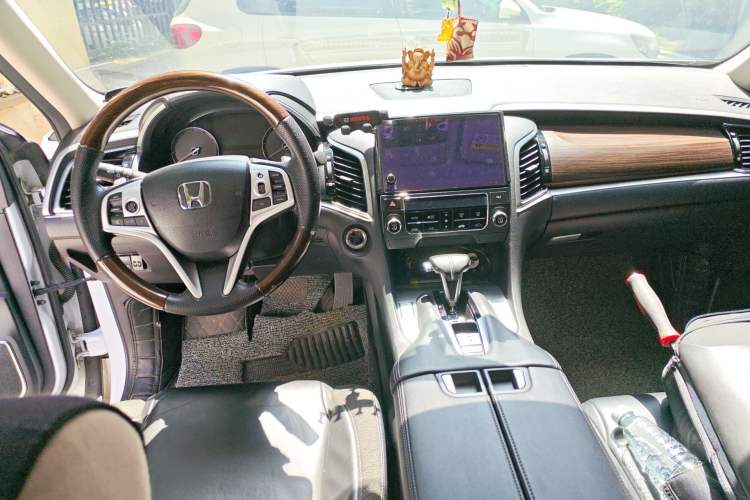 Used Honda Avancier 2017 240TURBO Two-Wheel Drive Comfort Version Center Console