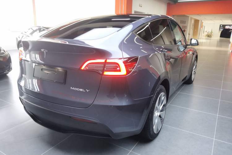 Used Tesla Model Y 2021 Long-Range All-Wheel-Drive Version 3D7
