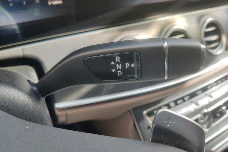 Used Mercedes-Benz E-Class 2020 E 300 L Sport Luxury Edition Gear Lever
