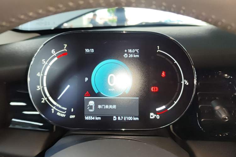 Used MINI 2023 Updated 1.5T COOPER Artist Five-Door Edition Instrument Cluster