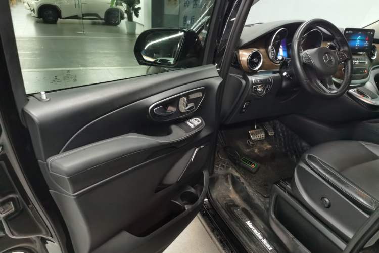 Used Mercedes-Benz V-Class 2020 V 260 L Long-wheelbase Luxury Edition Driver Seat